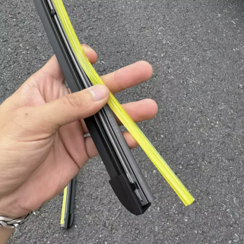 Gạt mưa Geely Monjaro